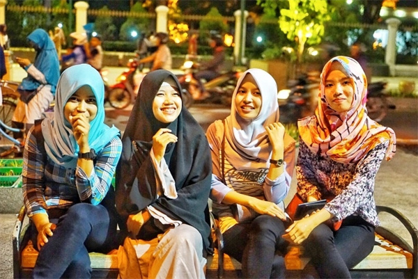 成都專業(yè)的翻譯公司（機(jī)械翻譯和人工翻譯那種好）